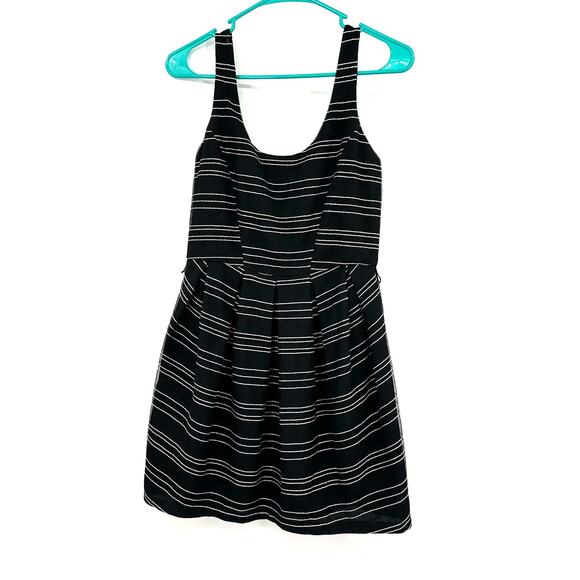 BCBGeneration Size 4 Dress Black & White Stripe Sleeveless Thick Strap A Line - Picture 1 of 4